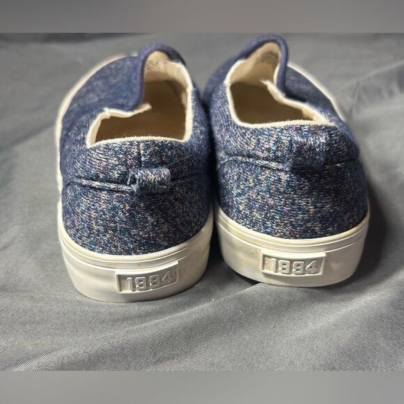 Old Navy Slip On Sneakers In Denim Blue Size 3 EPC - Picture 3 of 8